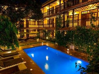 Protea Hotel Dar es Salaam Courtyard 1